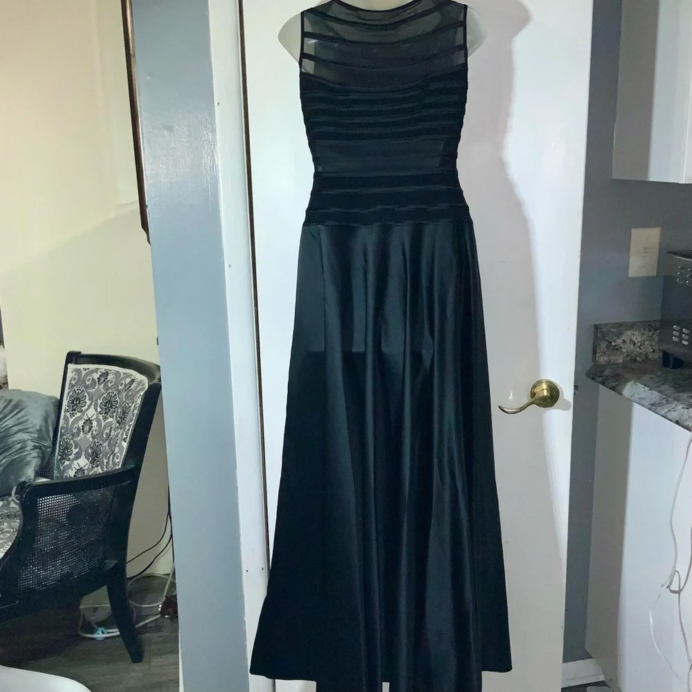 Black Sleeveless Taffeta Long Gown Dress Sz 6 Peekaboo bodice - Picture 13 of 15